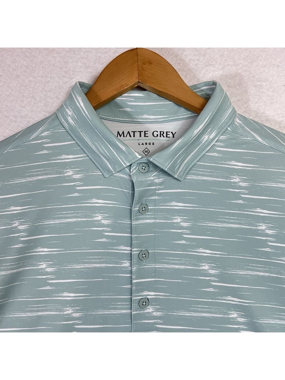 Matte Grey Short Sleeve Polyester Blend Men’s Golf Shirt Size Large Blue